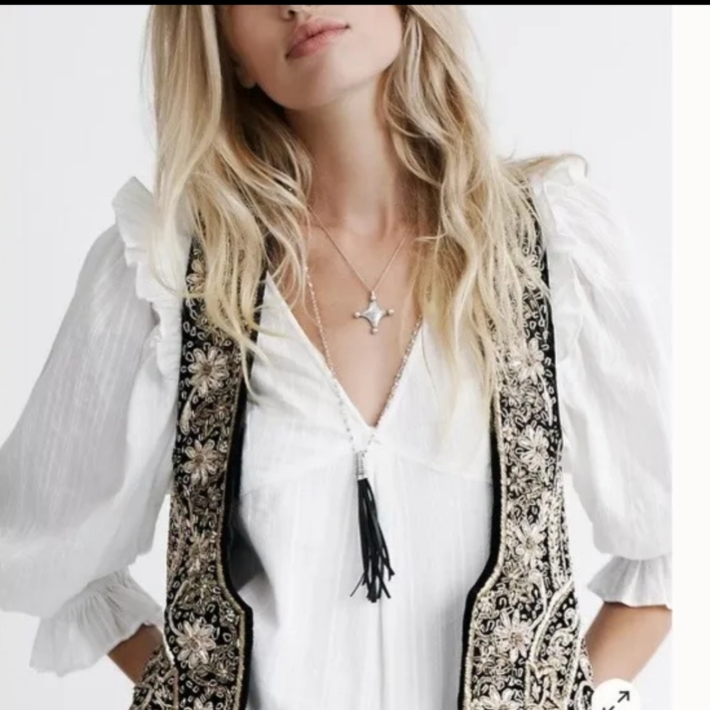 NWT Free People Route 66 layered necklace in Dark Green / Olive in Gold